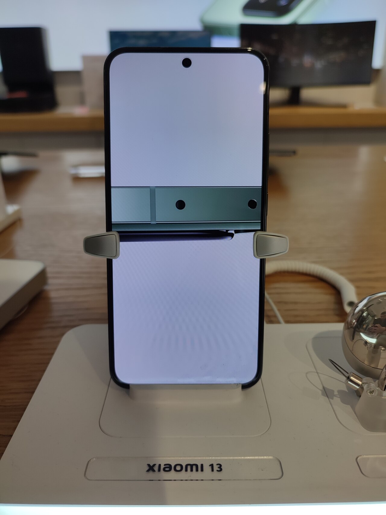 Layar depan HP flagship Xiaomi