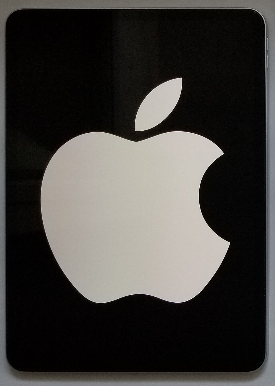 iPad Pro yang mendapat pembaruan iPadOS 27 dengan Liquid Glass