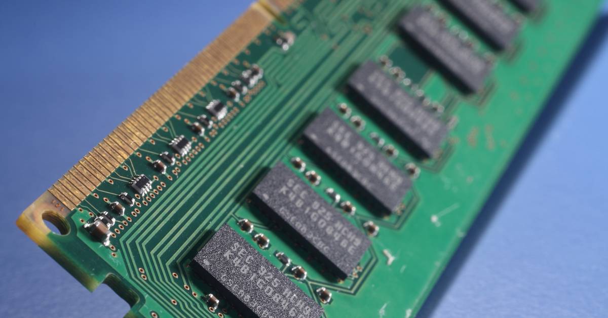 Modul memori RAM dari dekat, komponen yang harganya ditentukan pasokan chip DRAM global