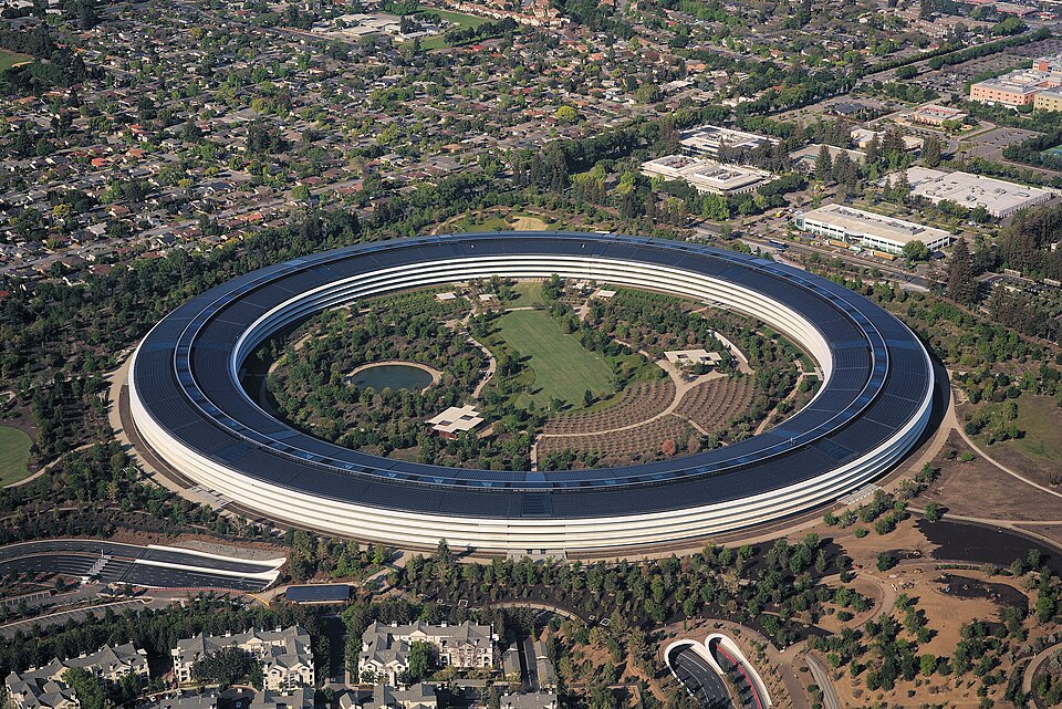 Apple Park, kantor pusat Apple di Cupertino California