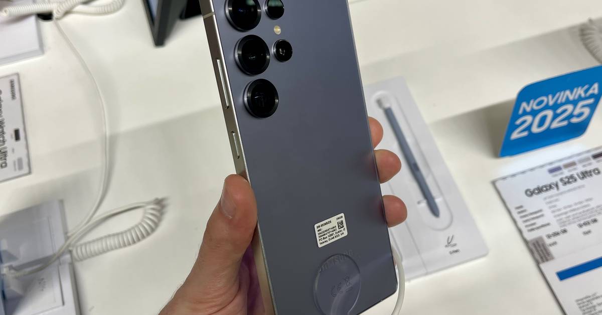 Samsung Galaxy S25 Ultra tampak belakang