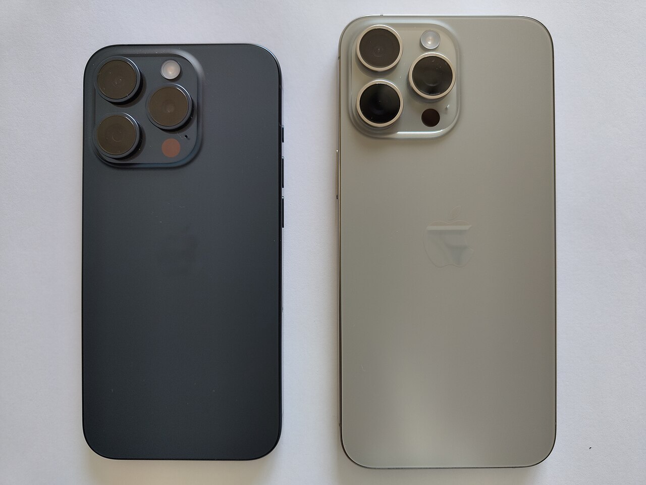 Ilustrasi varian iPhone Pro